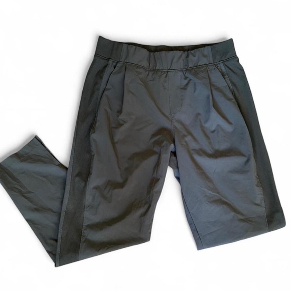 APANA Olive Green Cropped Pants - Picture 1 of 6